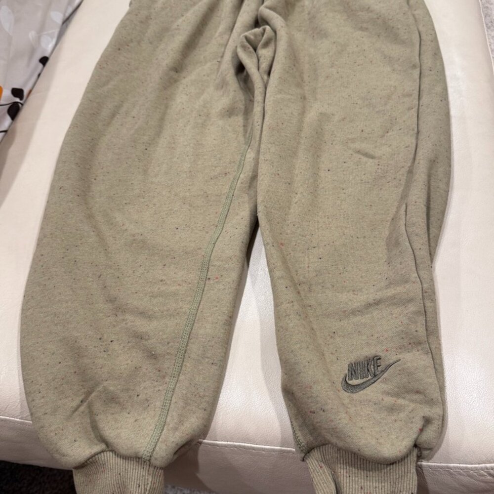 Girls Nike Sweatpants